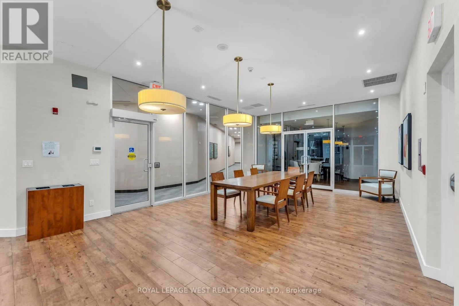 2201 - 15 LEGION ROAD