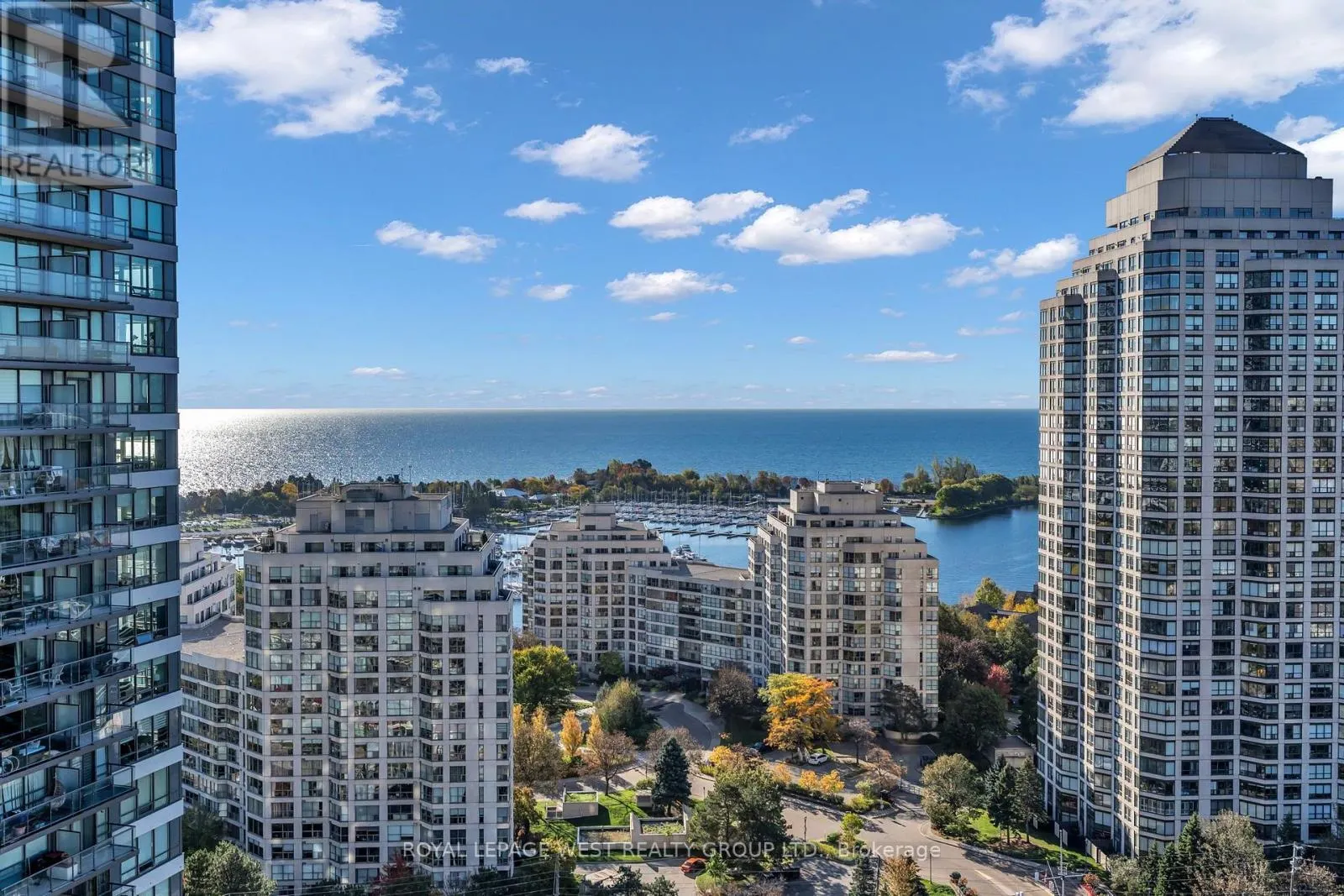 2201 - 15 LEGION ROAD