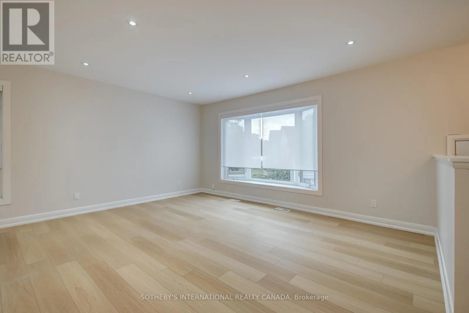 MAIN - 18 PUCKERIDGE CRESCENT