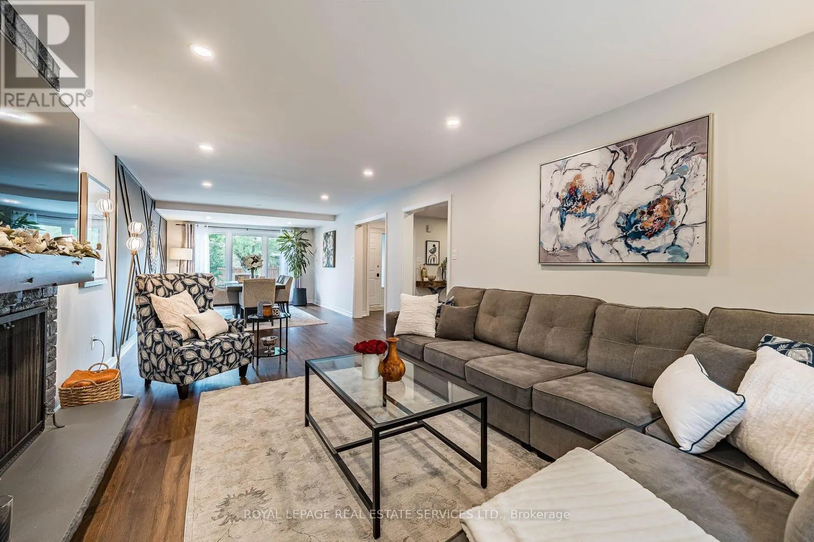 1045 MANNINGTON LANE