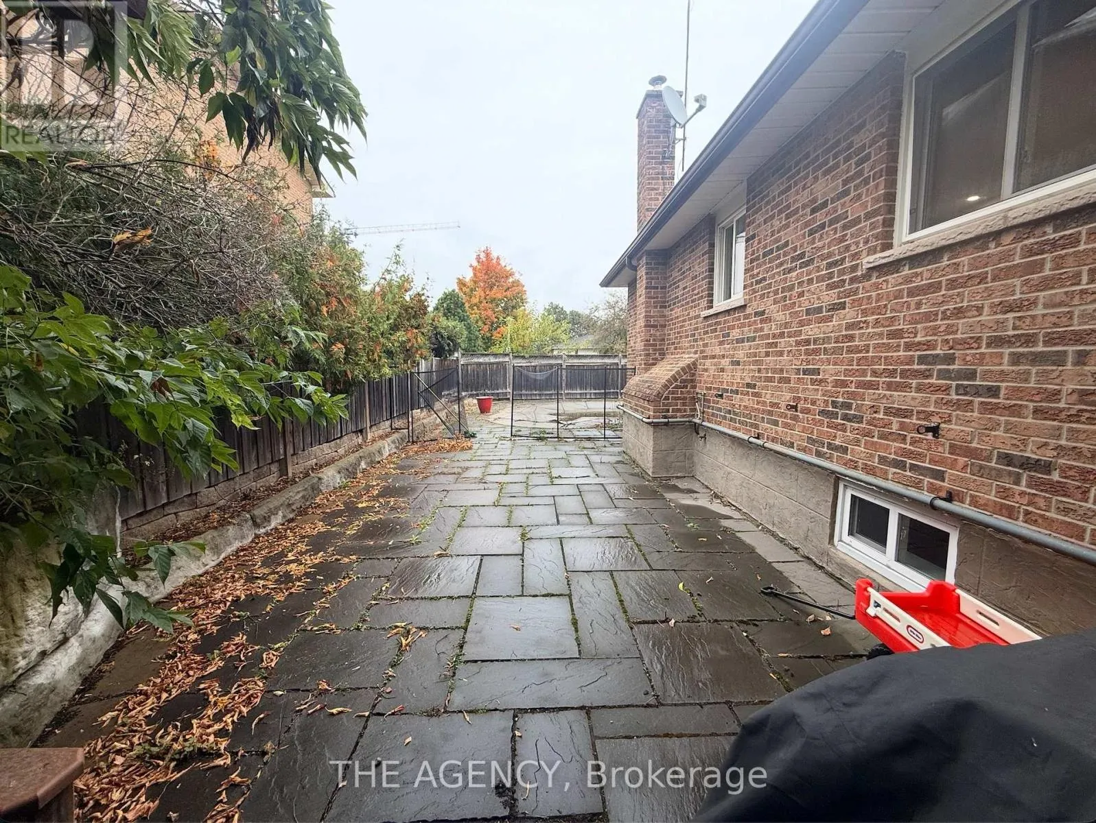 411 LAURIER AVENUE