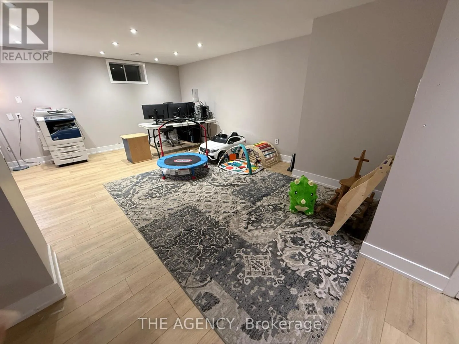 411 LAURIER AVENUE