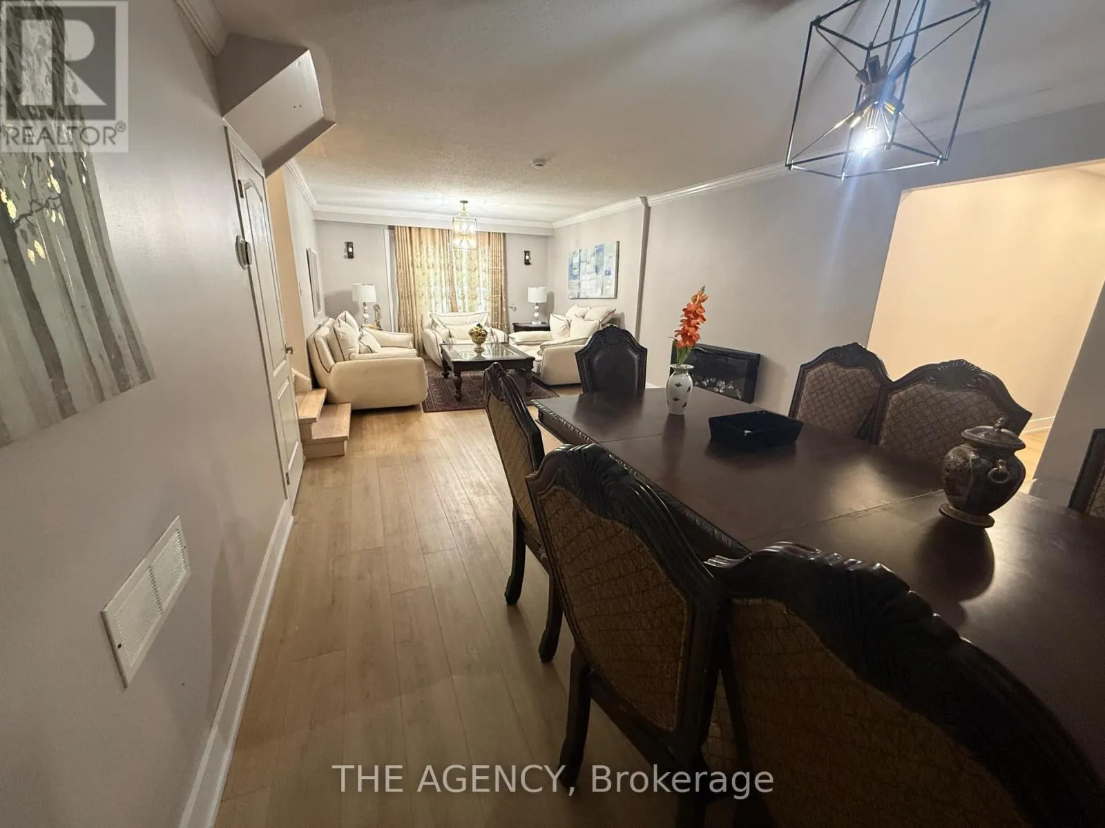 411 LAURIER AVENUE
