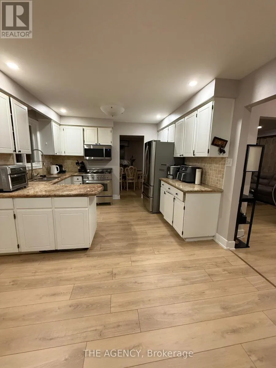 411 LAURIER AVENUE