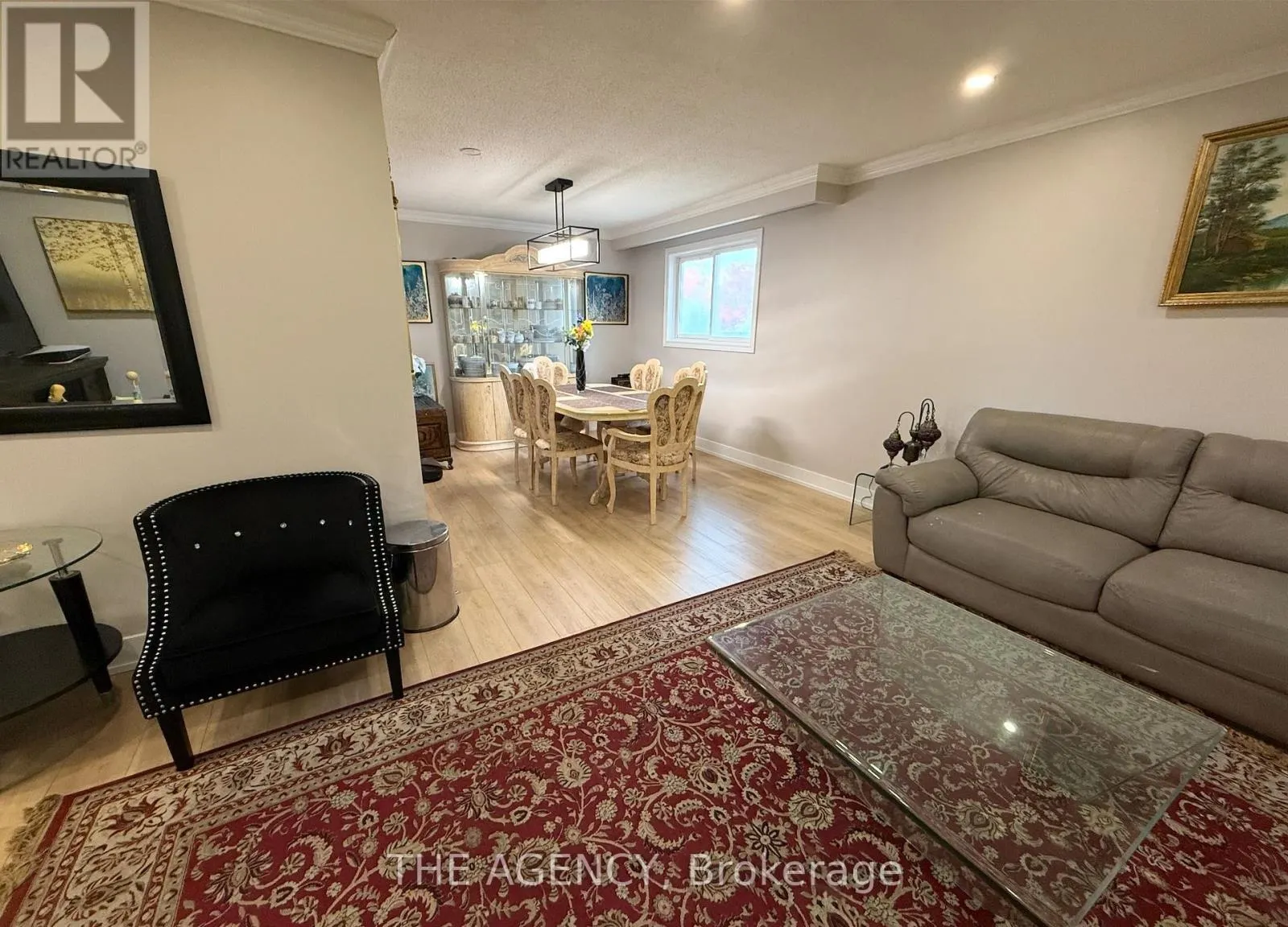 411 LAURIER AVENUE