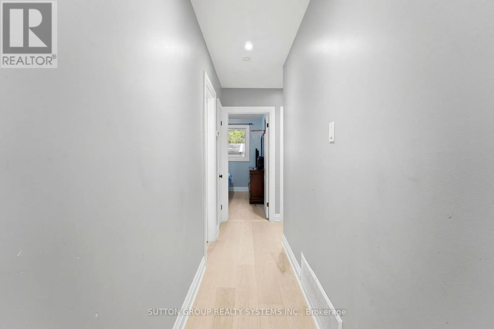 1916 REISS COURT