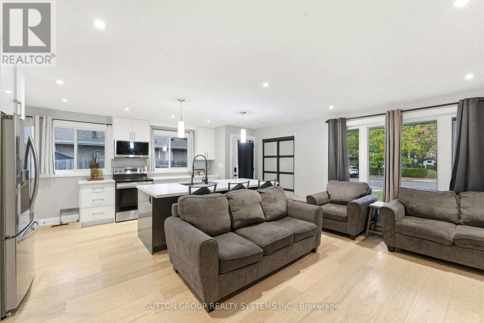 1916 REISS COURT