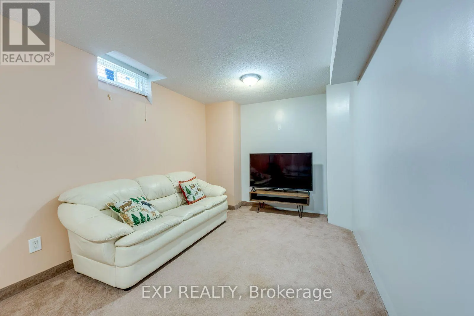 19 HORNED OWL DRIVE