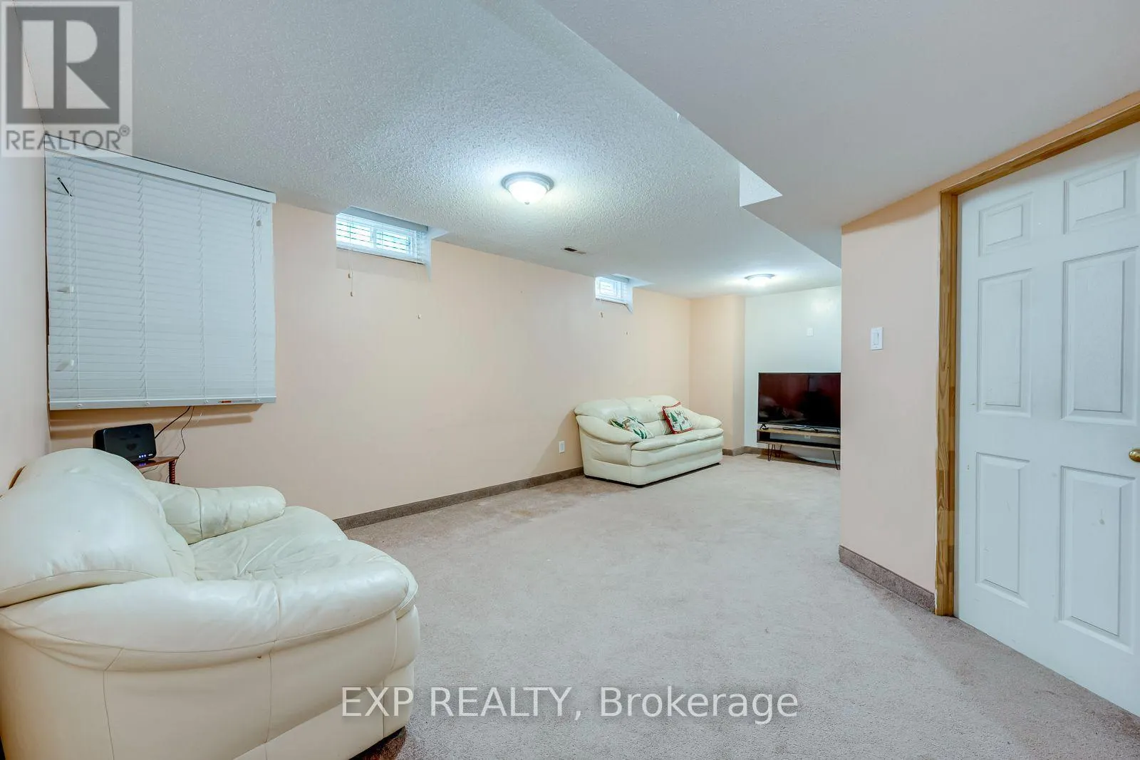 19 HORNED OWL DRIVE