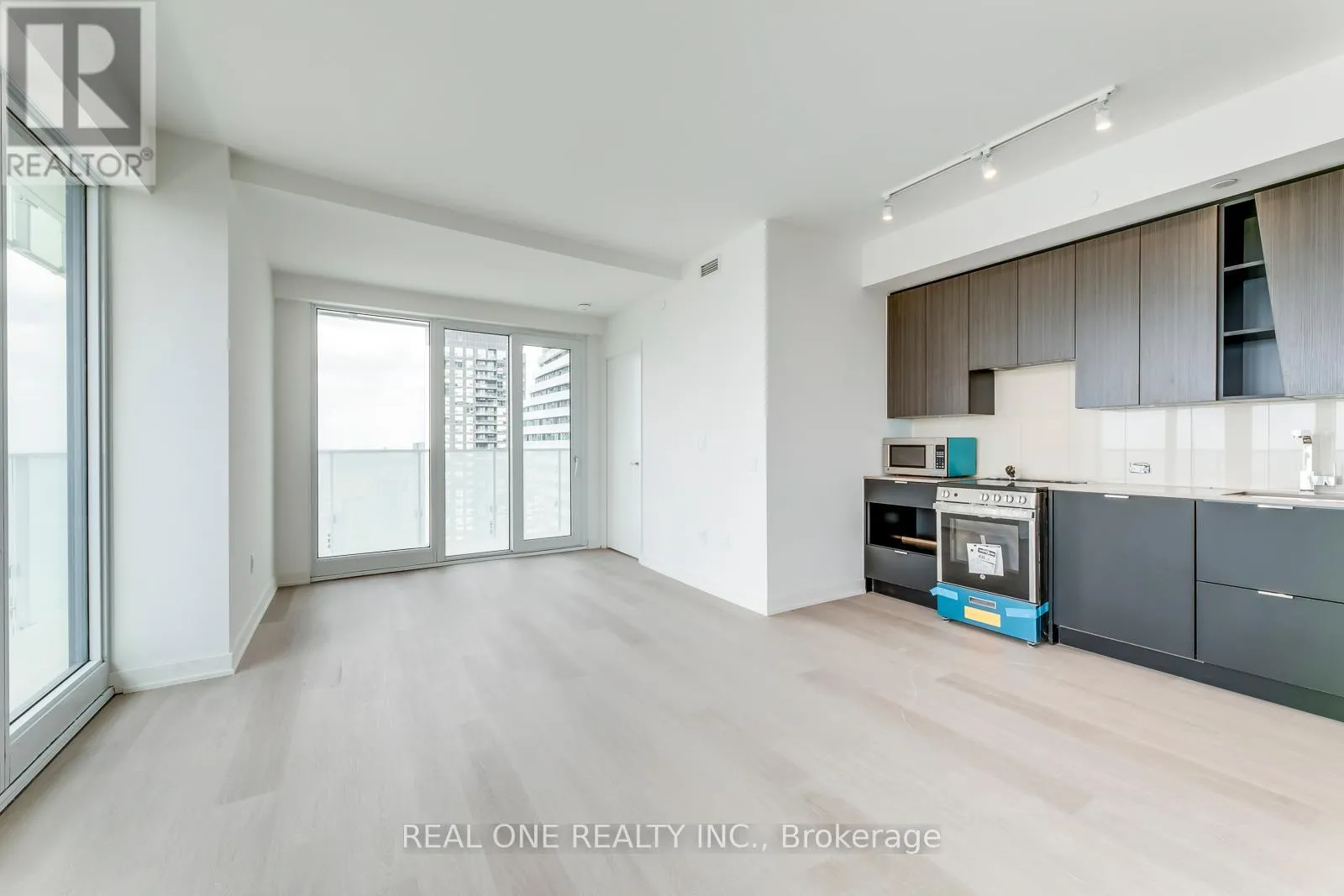 3810 - 3883 QUARTZ ROAD