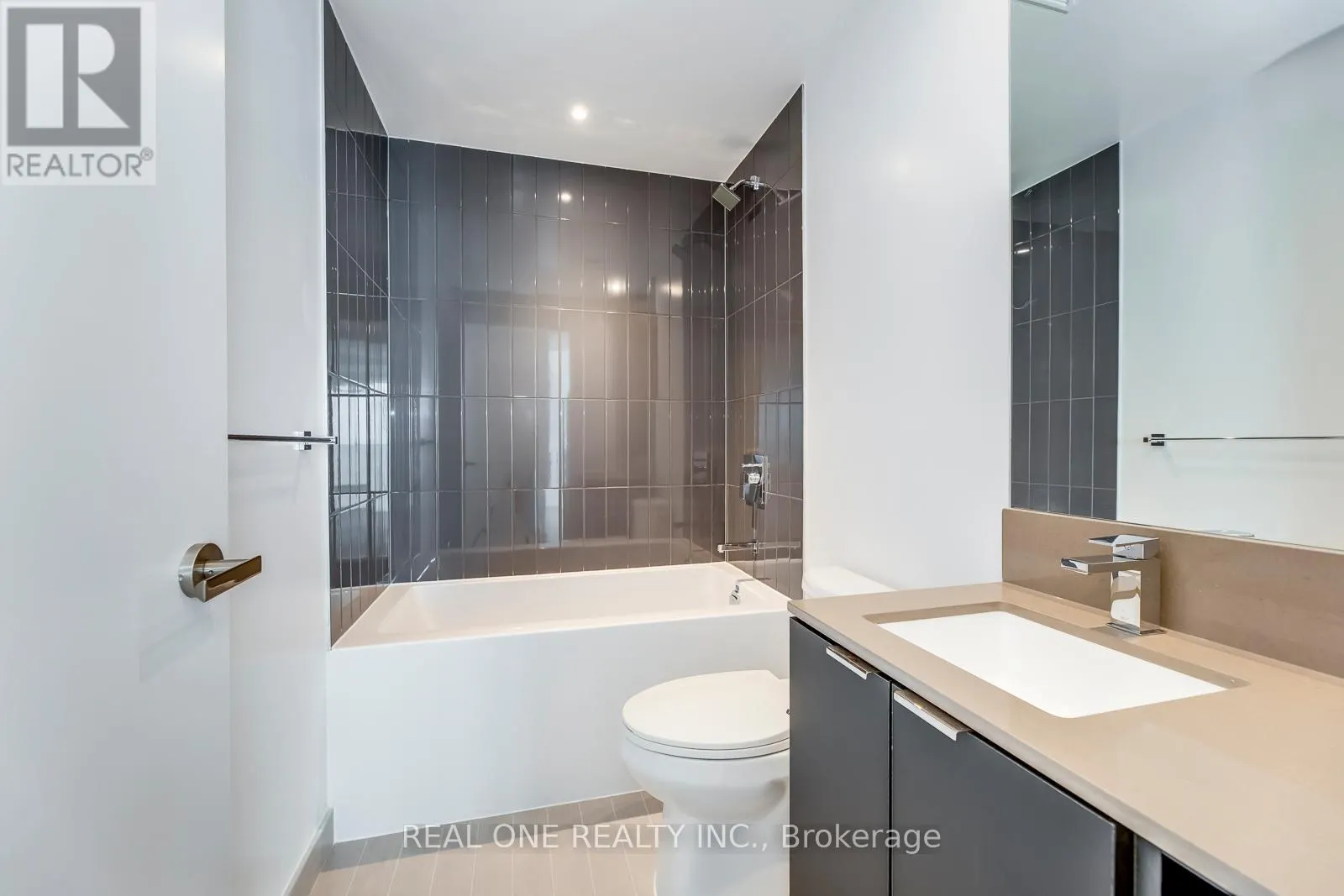 3810 - 3883 QUARTZ ROAD