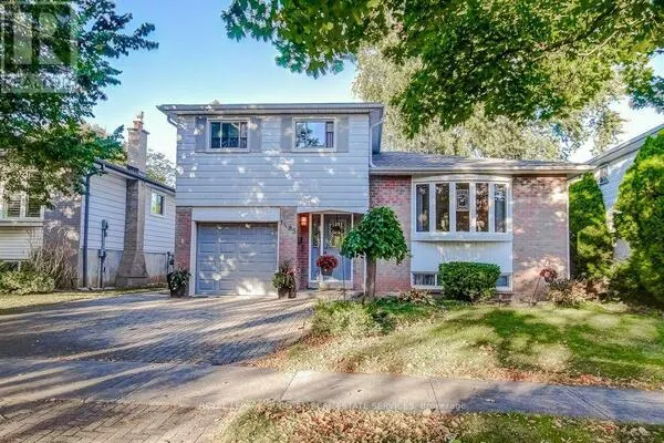 1485 NEWLANDS CRESCENT