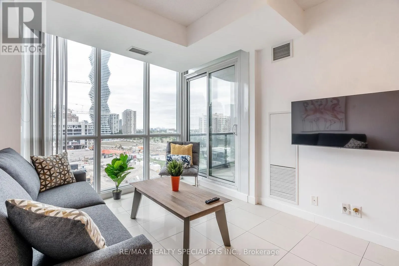 617 - 3985 GRAND PARK DRIVE