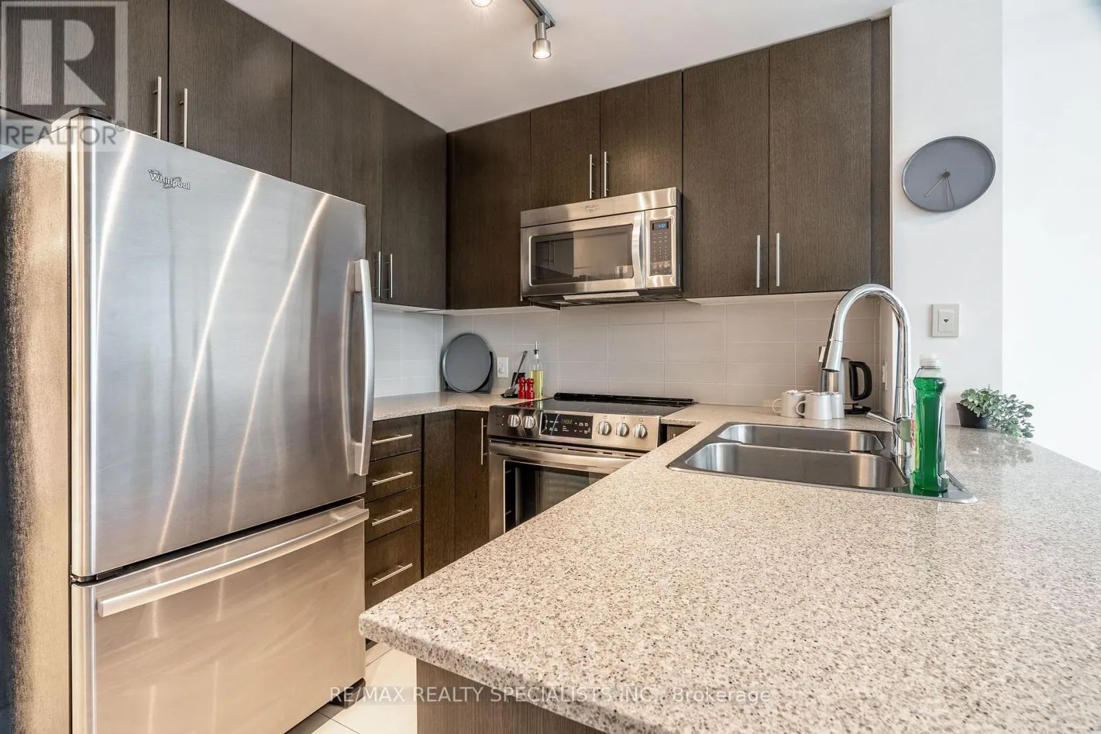 617 - 3985 GRAND PARK DRIVE