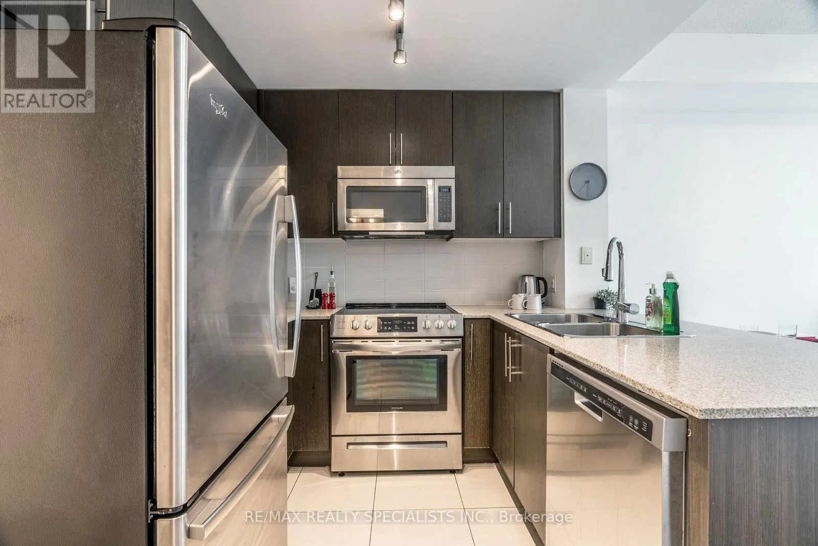 617 - 3985 GRAND PARK DRIVE
