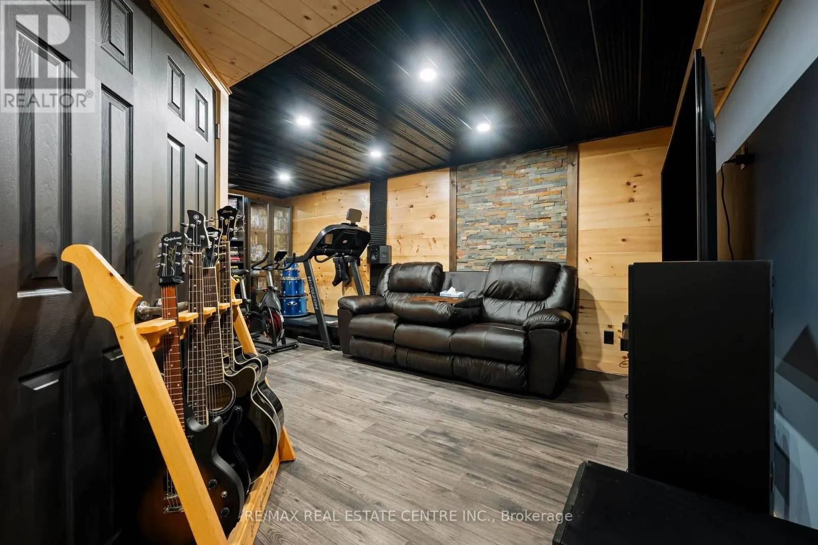 128 ELAINE DRIVE