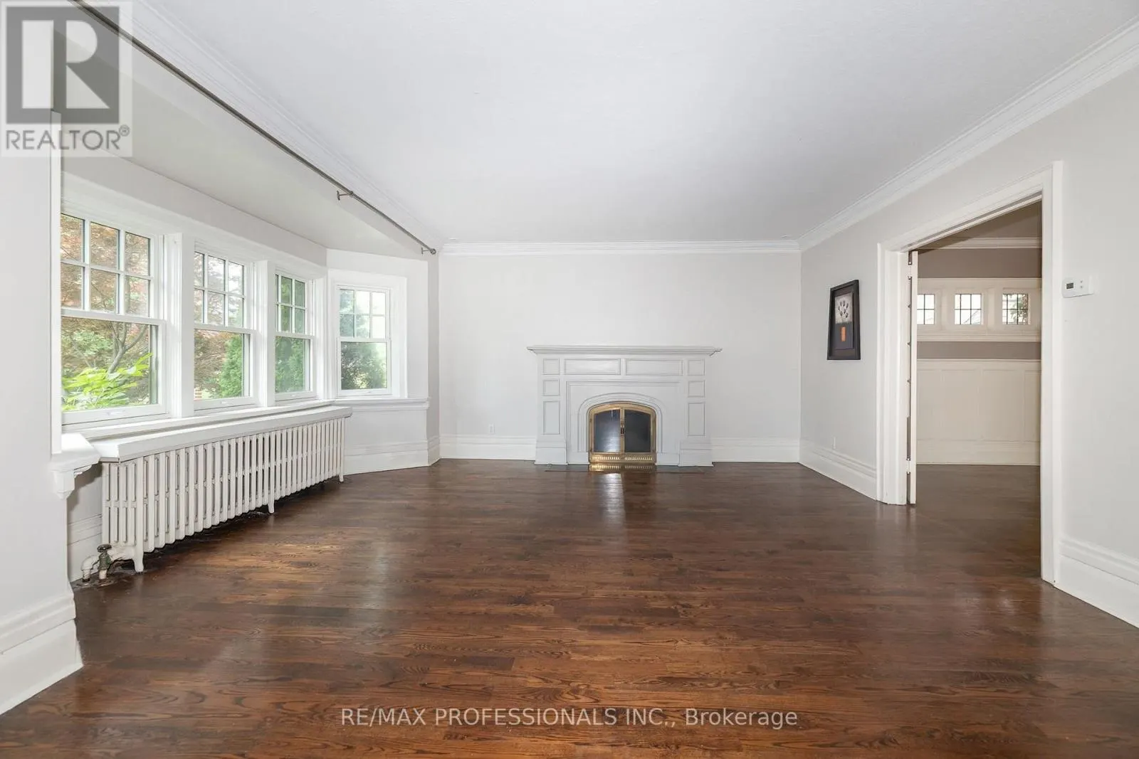 61 GRENVIEW BOULEVARD N