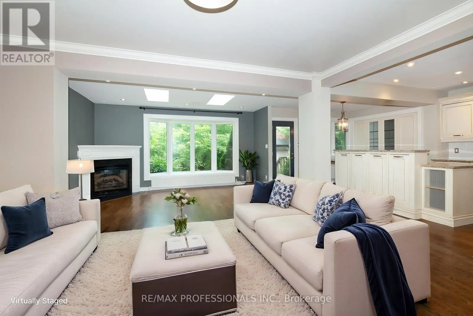 61 GRENVIEW BOULEVARD N