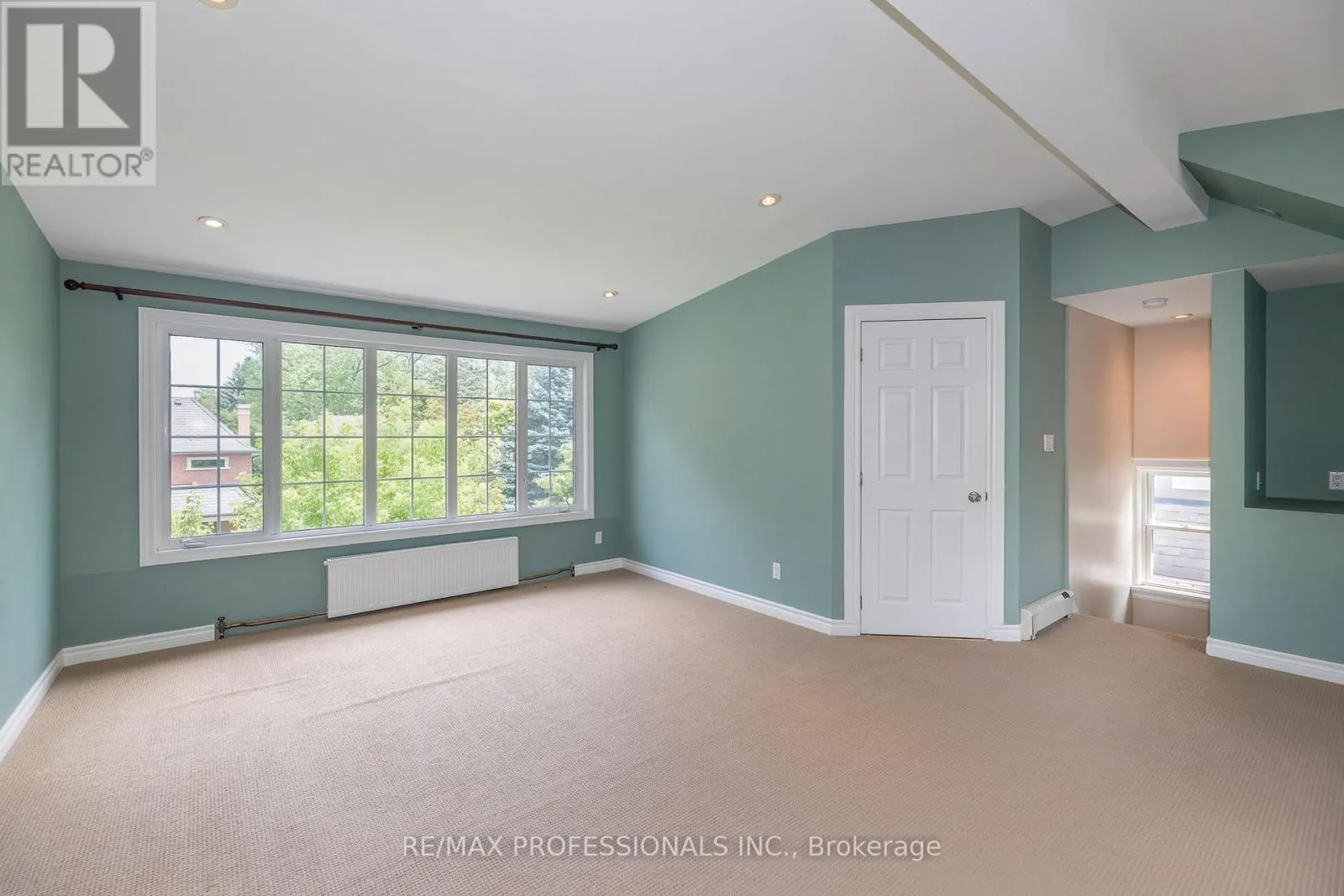 61 GRENVIEW BOULEVARD N