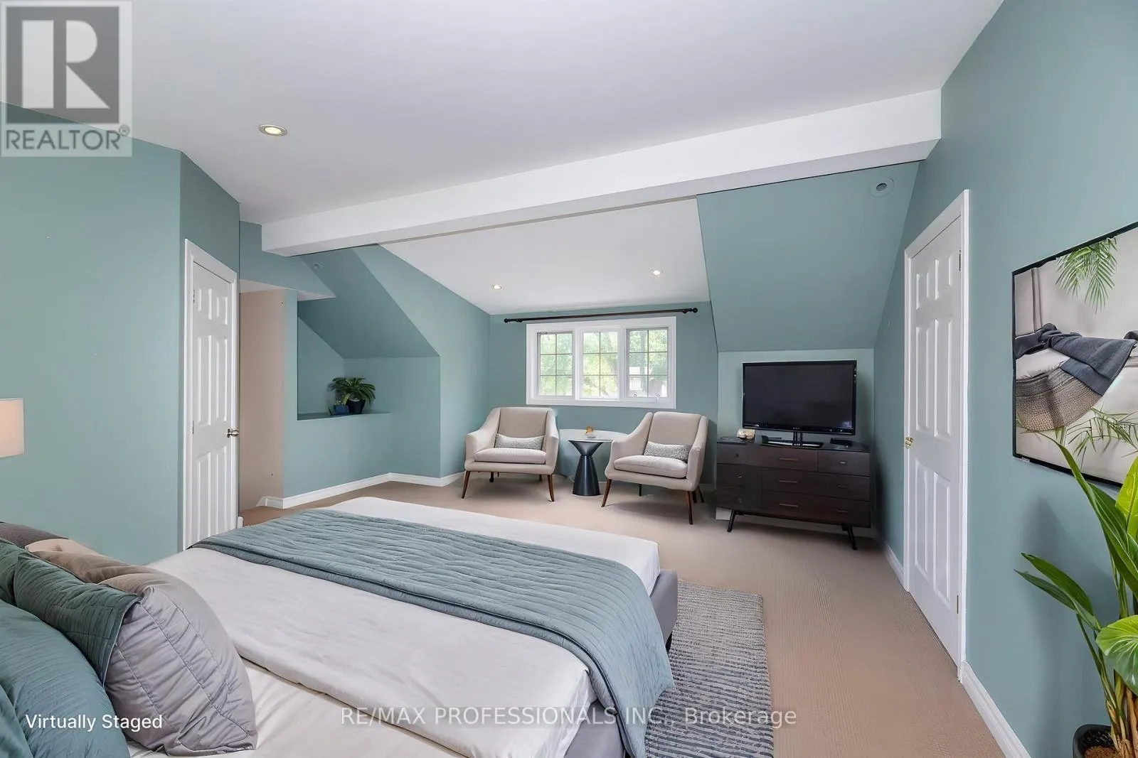 61 GRENVIEW BOULEVARD N