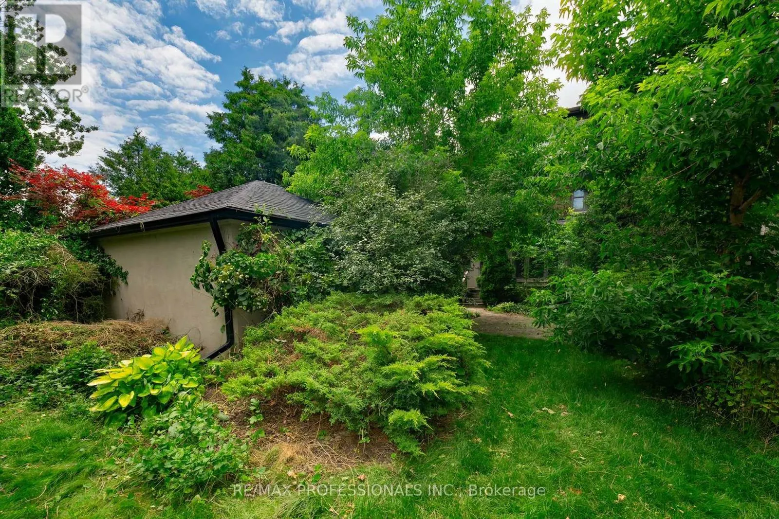 61 GRENVIEW BOULEVARD N