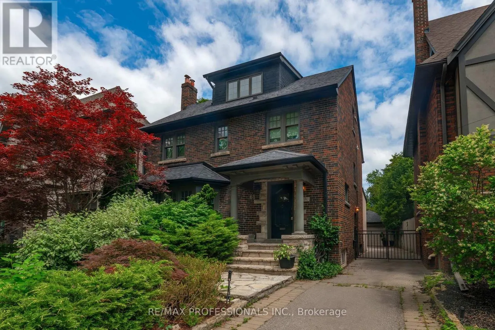 61 GRENVIEW BOULEVARD N