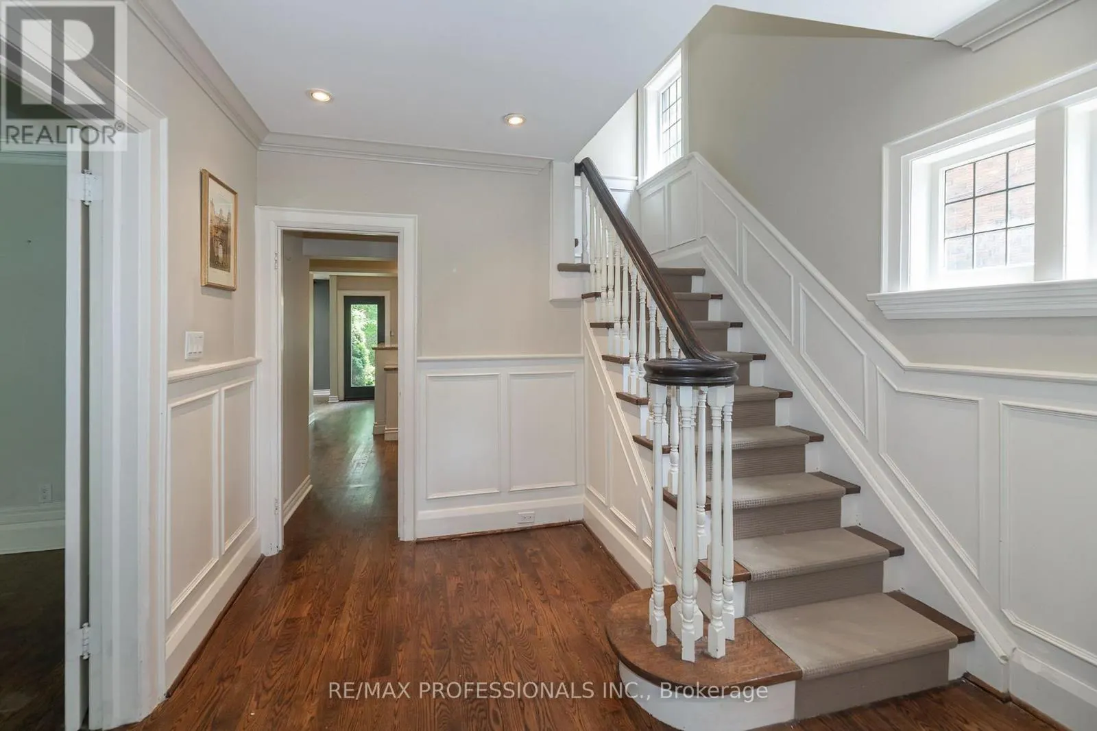 61 GRENVIEW BOULEVARD N
