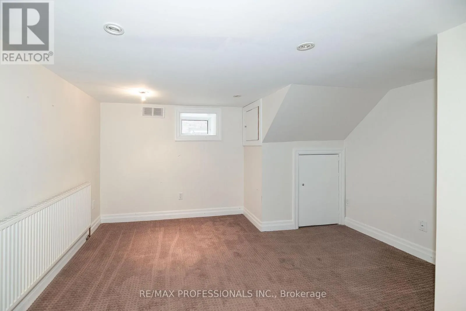 61 GRENVIEW BOULEVARD N