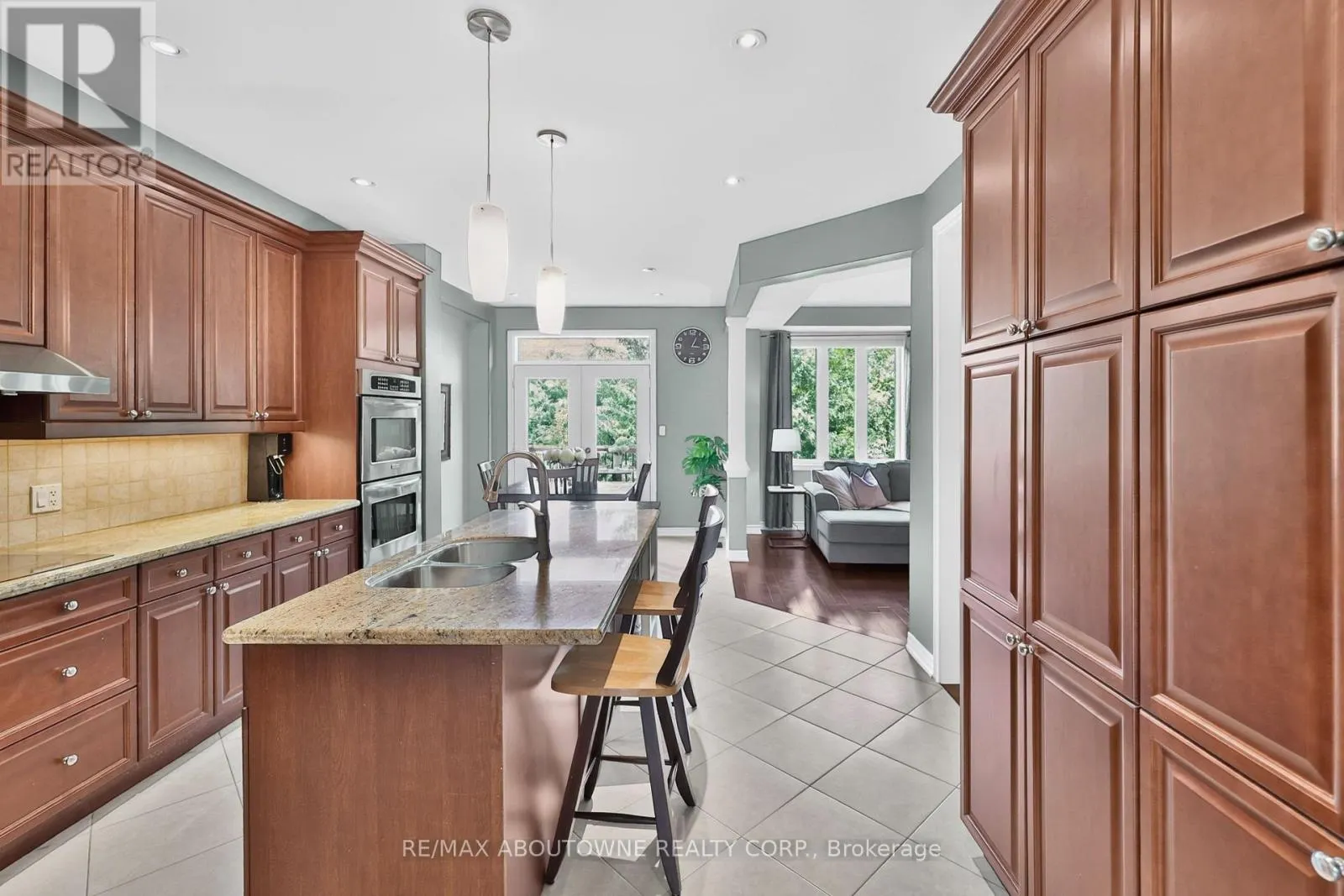 2269 WHITWORTH DRIVE