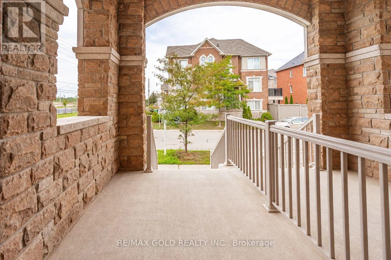32 ROCKMAN CRESCENT