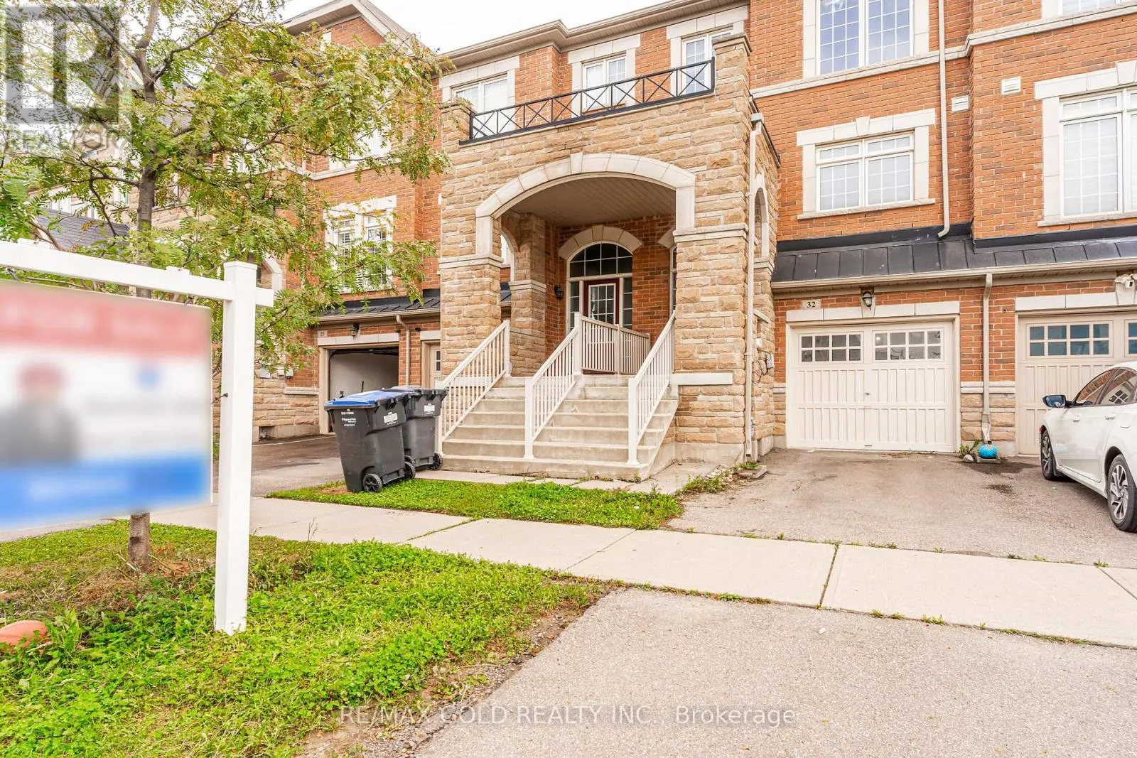 32 ROCKMAN CRESCENT