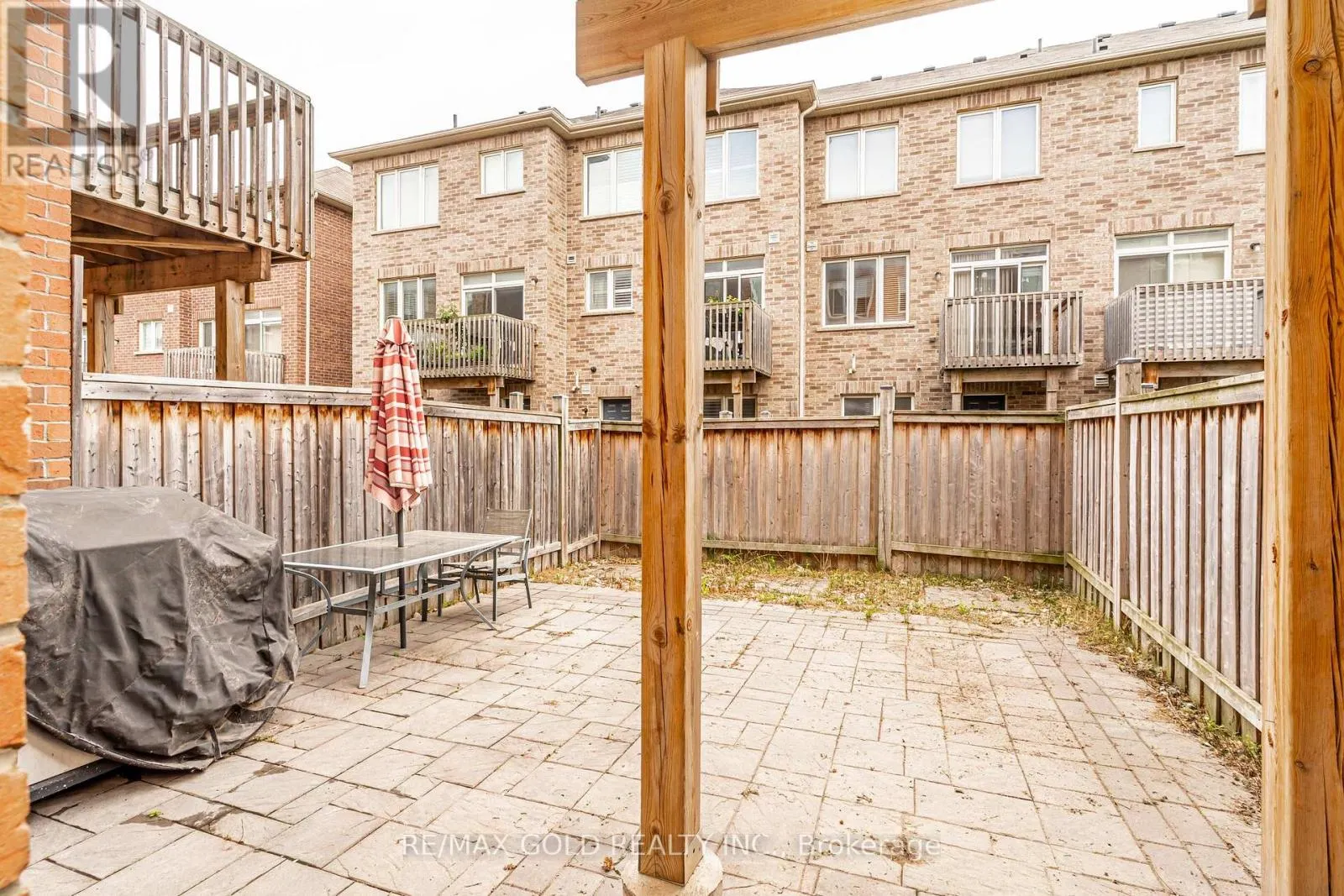 32 ROCKMAN CRESCENT