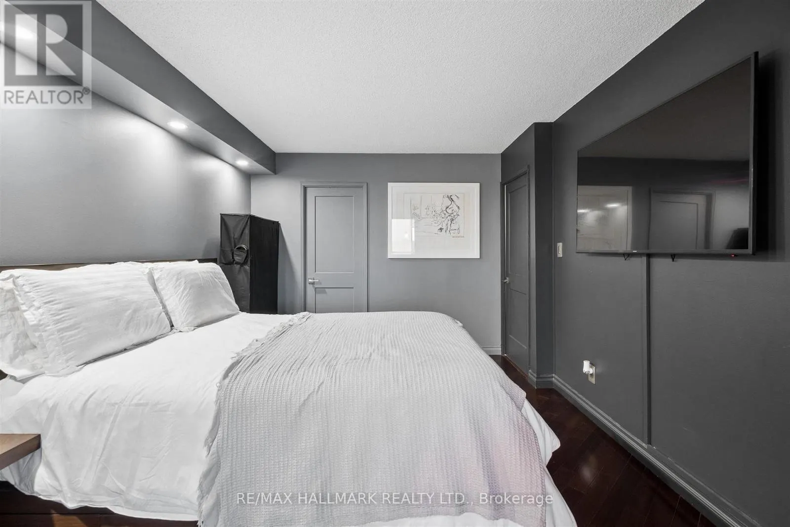 707 - 2267 LAKESHORE BOULEVARD W