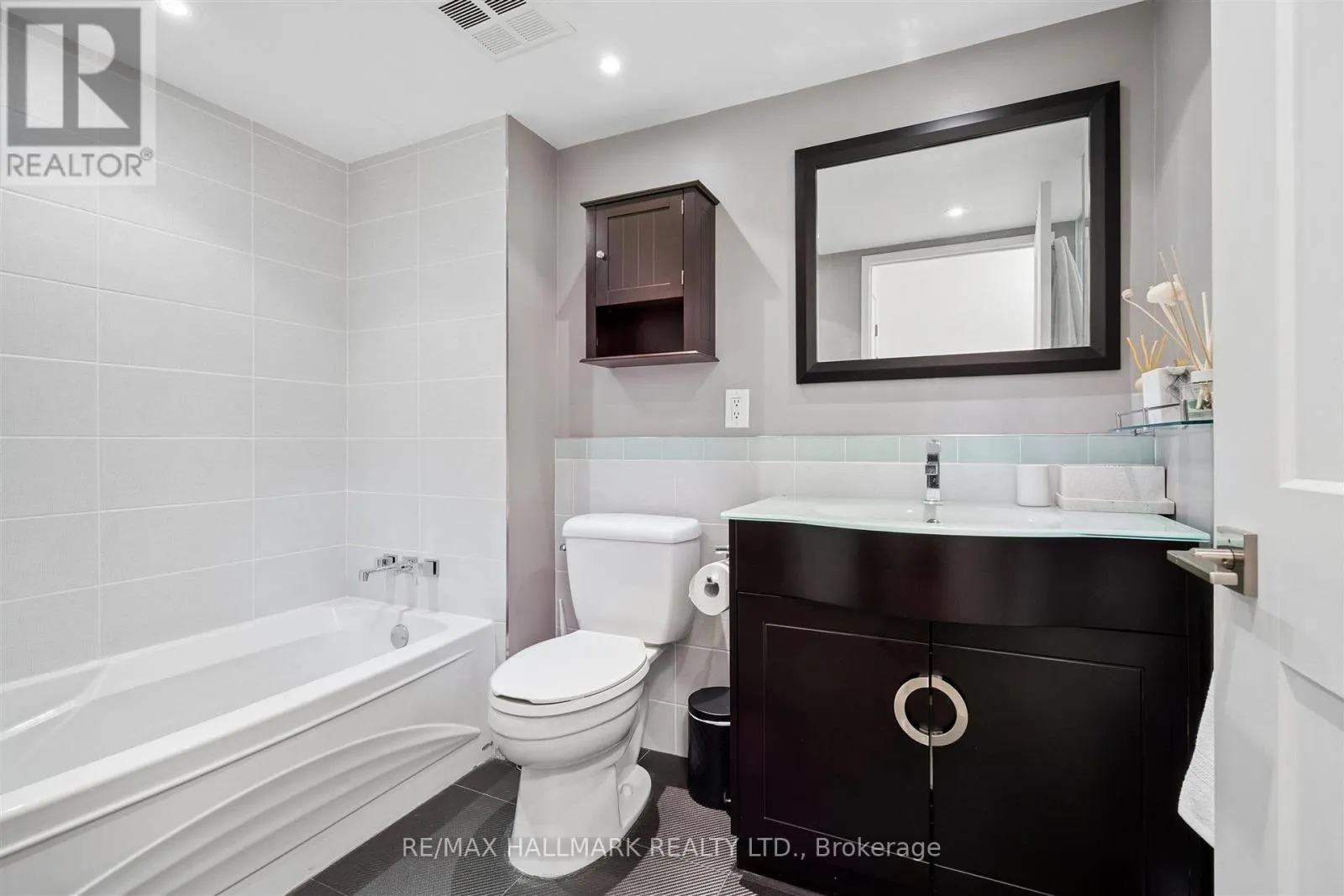 707 - 2267 LAKESHORE BOULEVARD W
