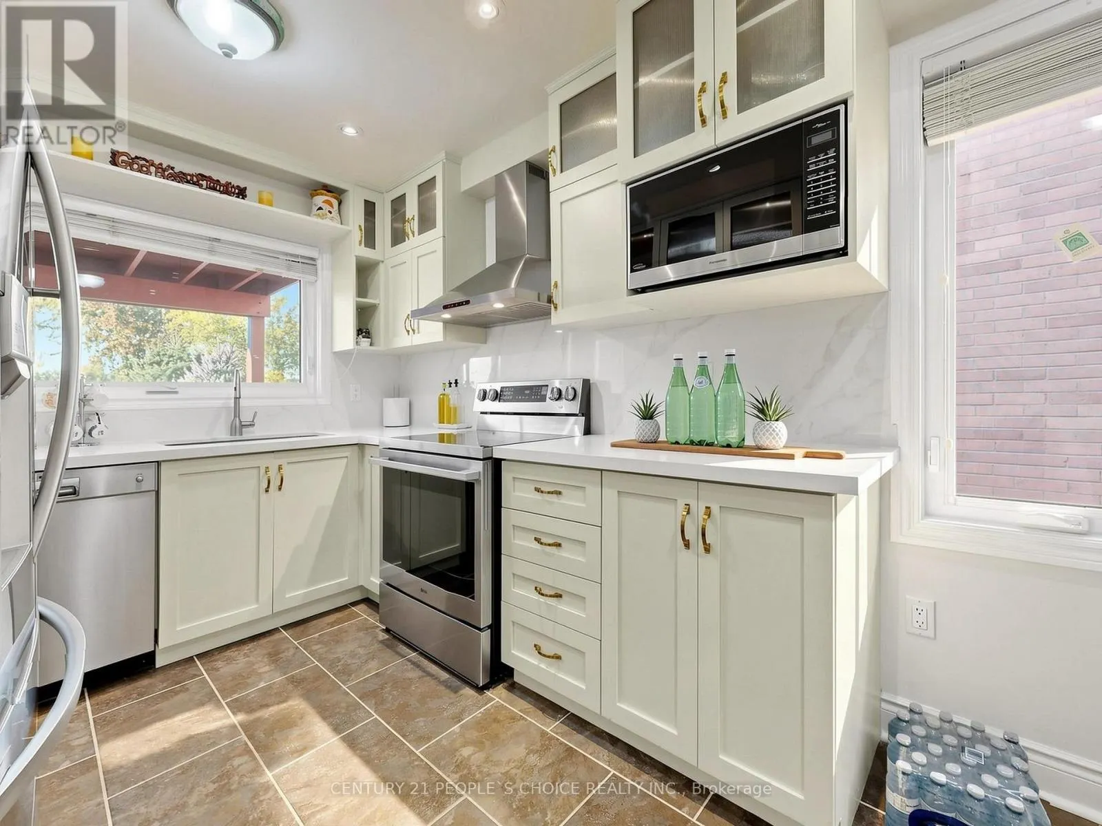 6318 CAMGREEN CIRCLE