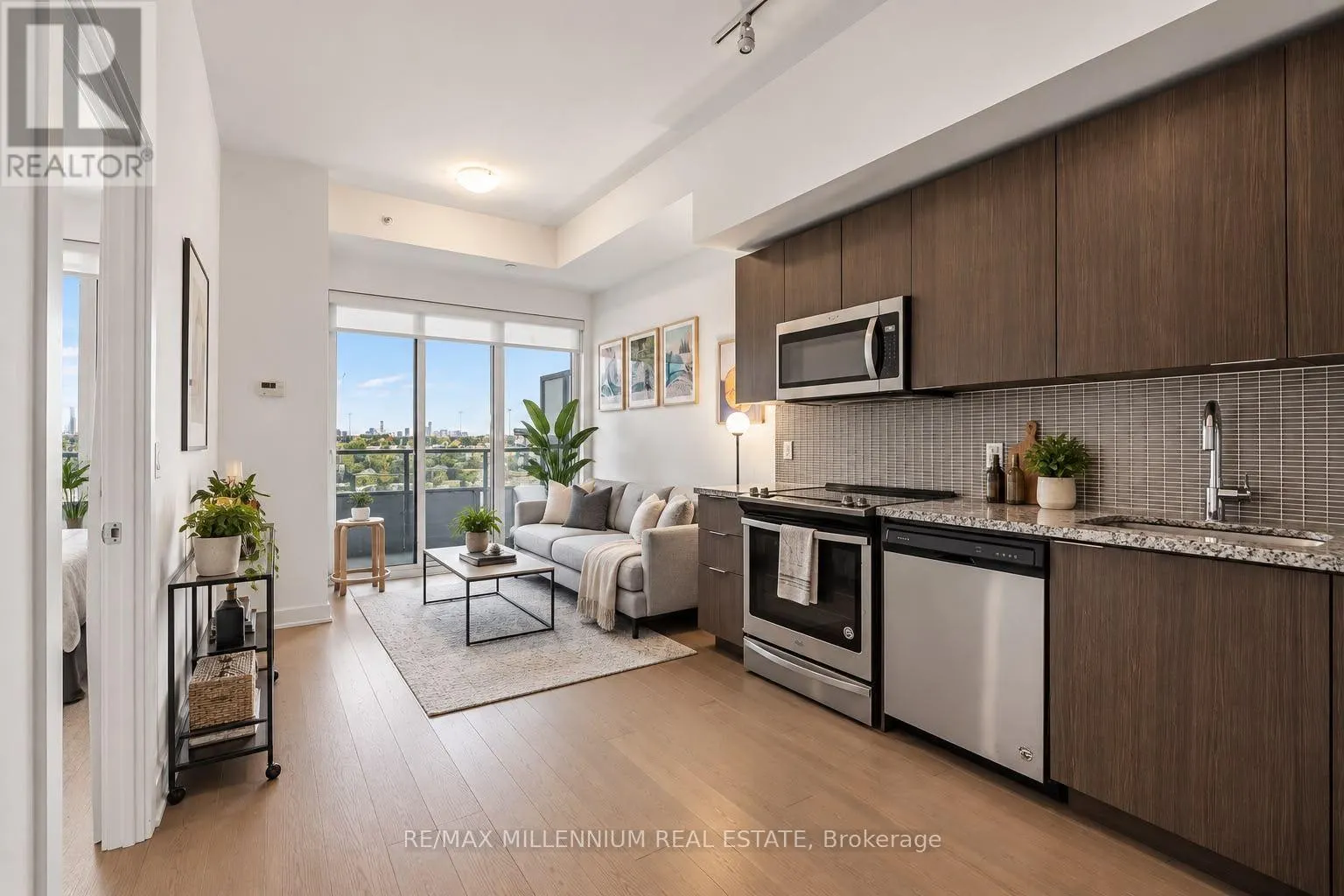 803 - 20 SHORE BREEZE DRIVE
