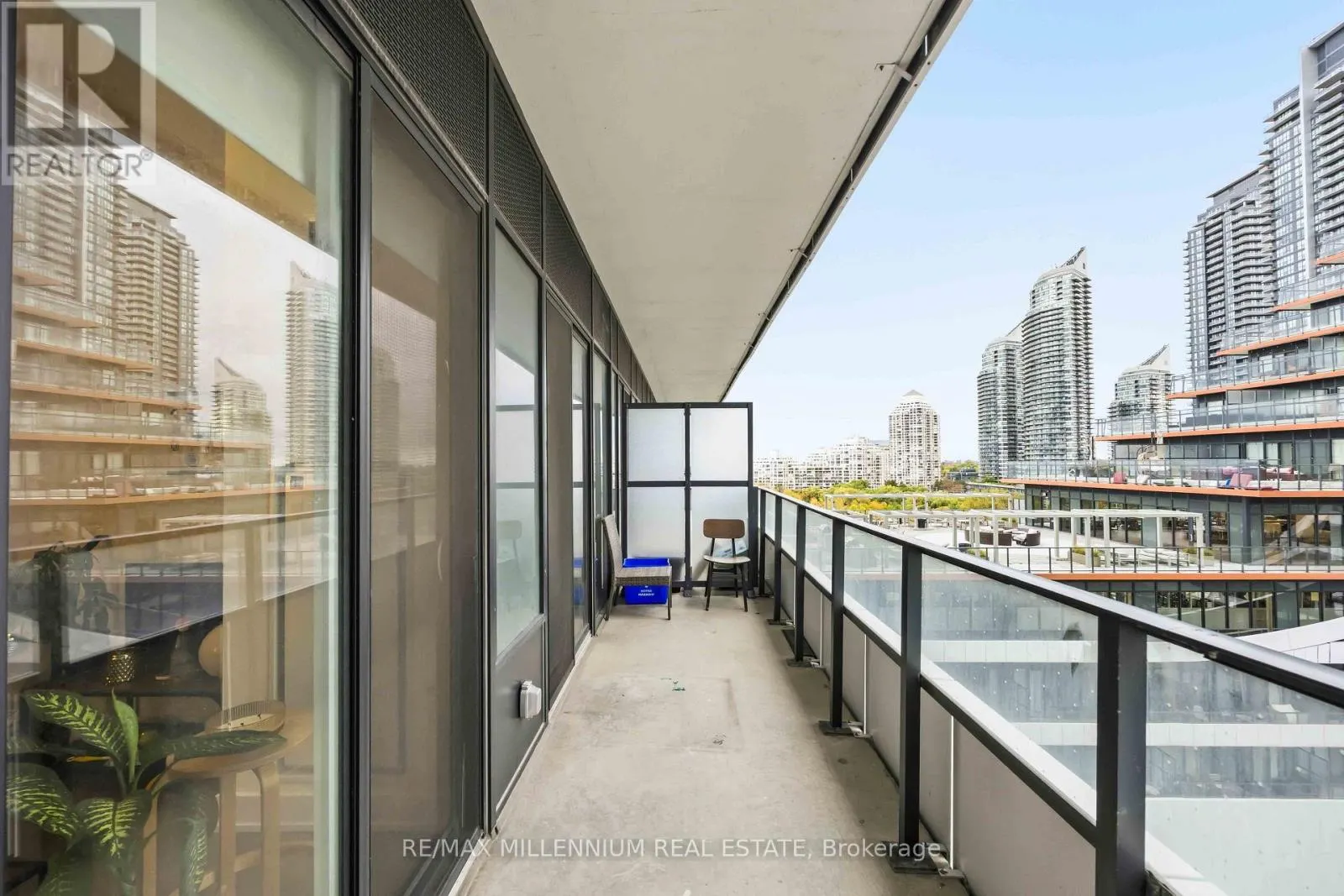 803 - 20 SHORE BREEZE DRIVE