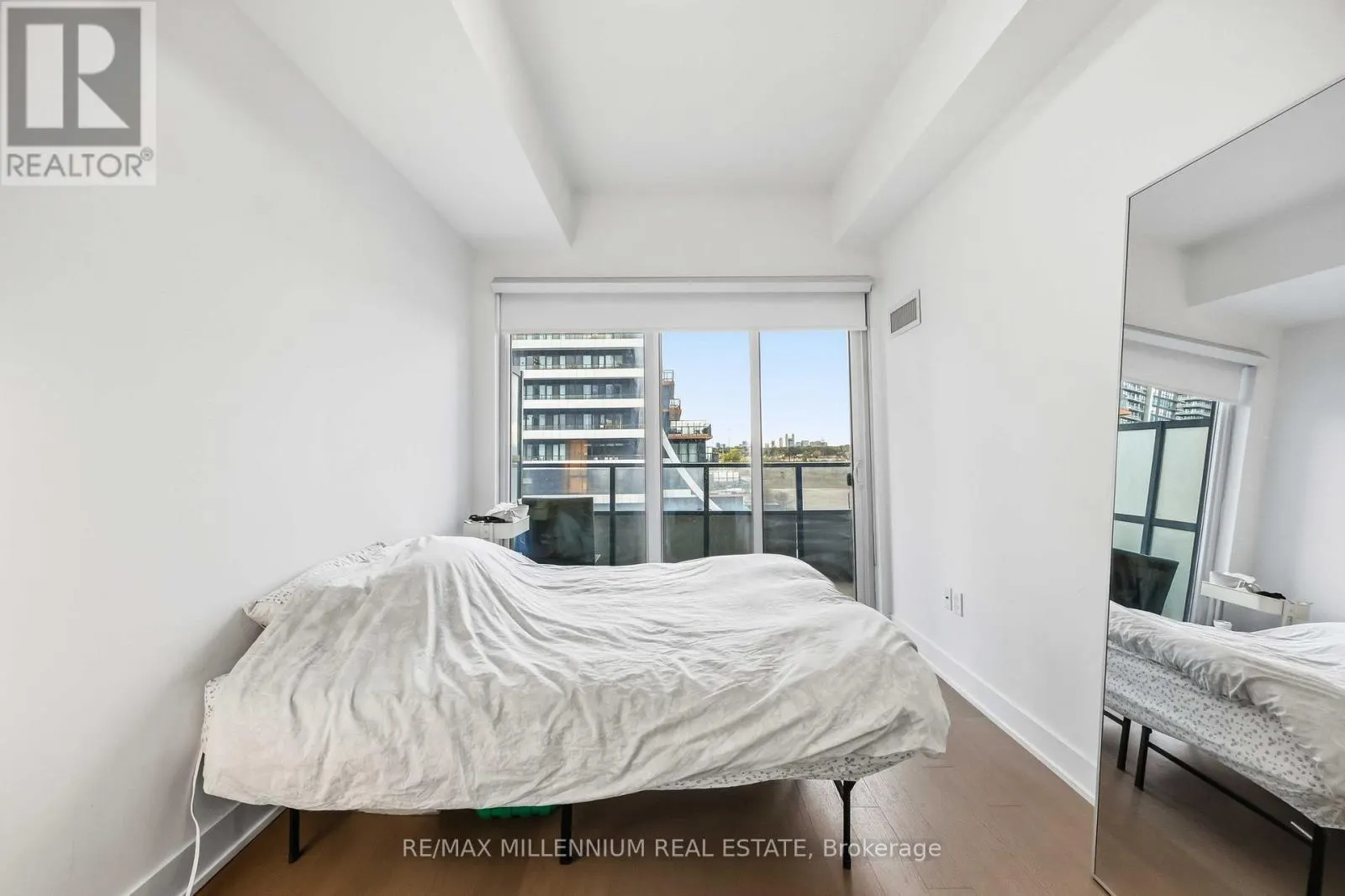 803 - 20 SHORE BREEZE DRIVE