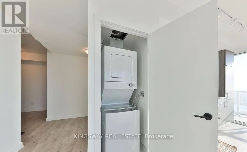 912 - 220 MISSINNIHE WAY