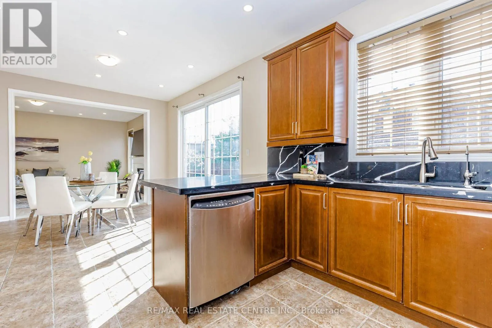 14 ALBORETO WAY