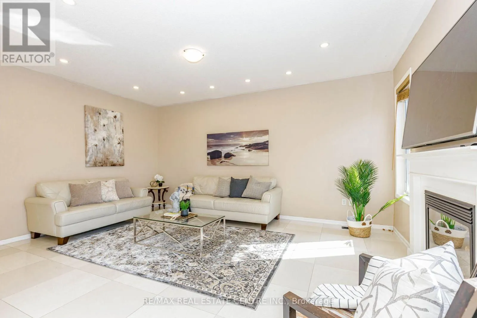 14 ALBORETO WAY