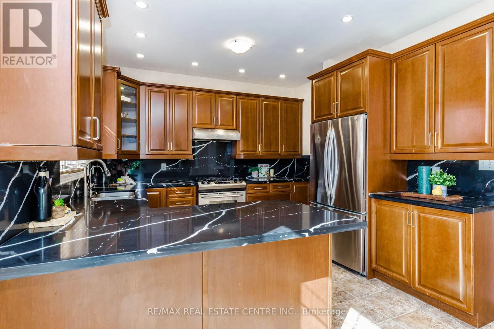 14 ALBORETO WAY