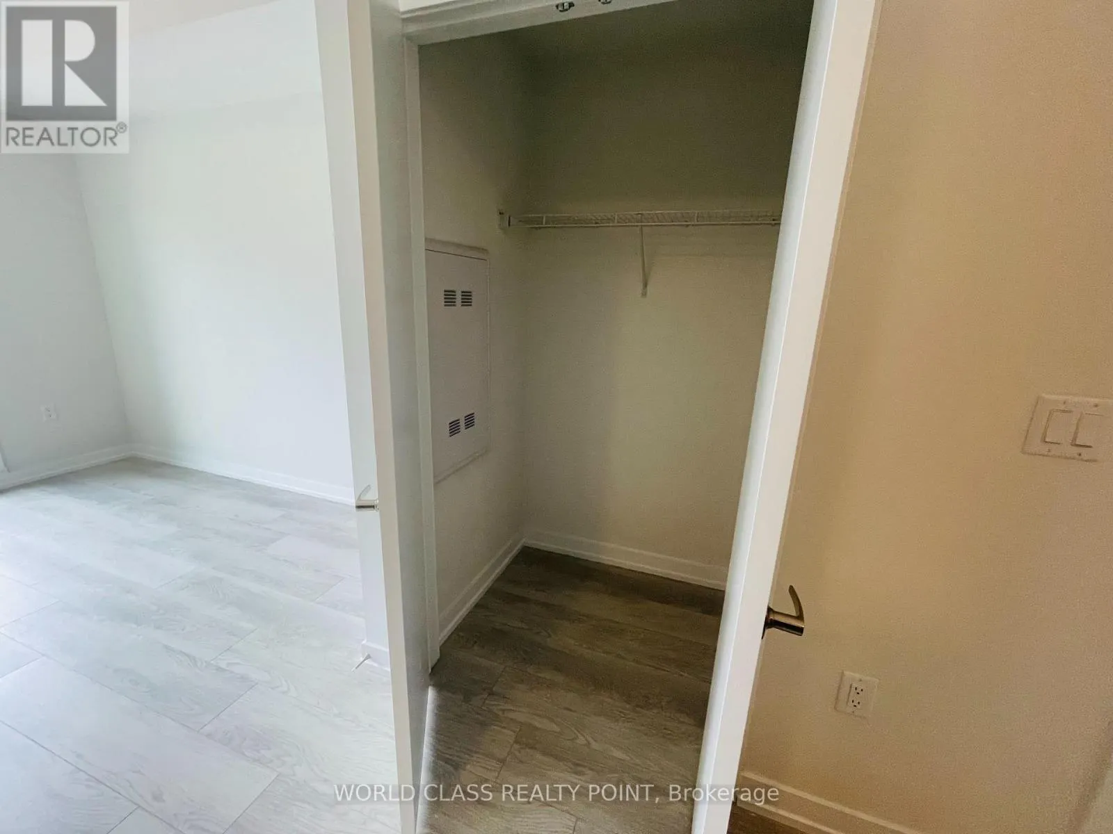 25 - 3546 COLONIAL DRIVE