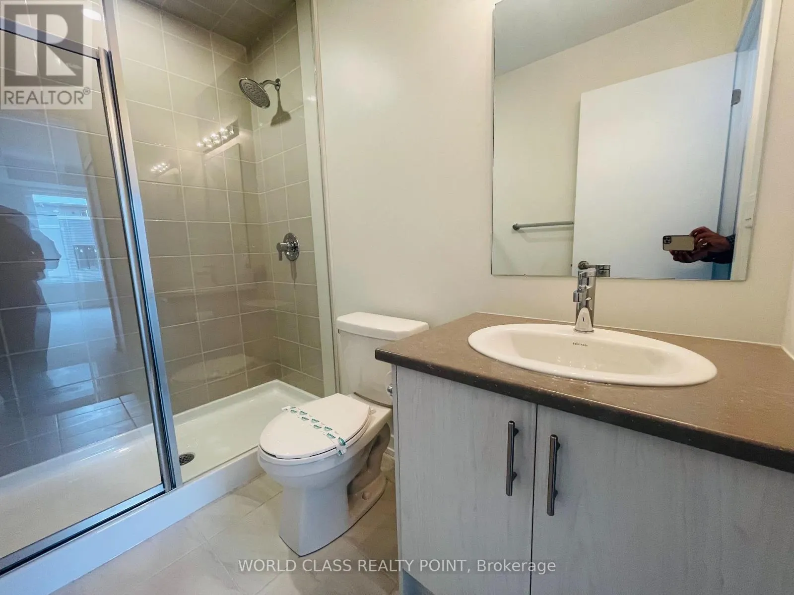 25 - 3546 COLONIAL DRIVE