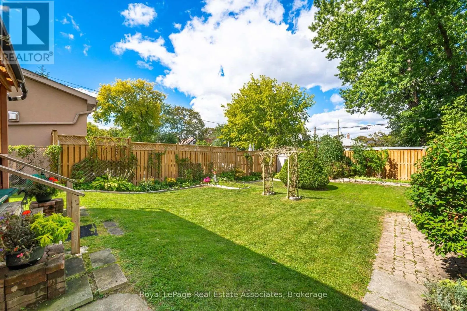 68 ALLENBY AVENUE