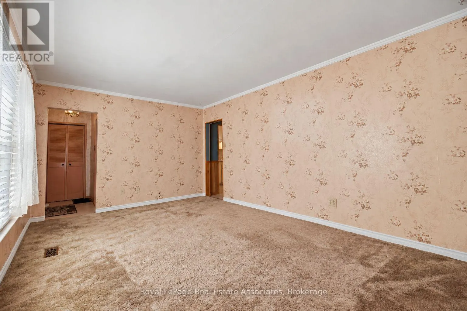 68 ALLENBY AVENUE