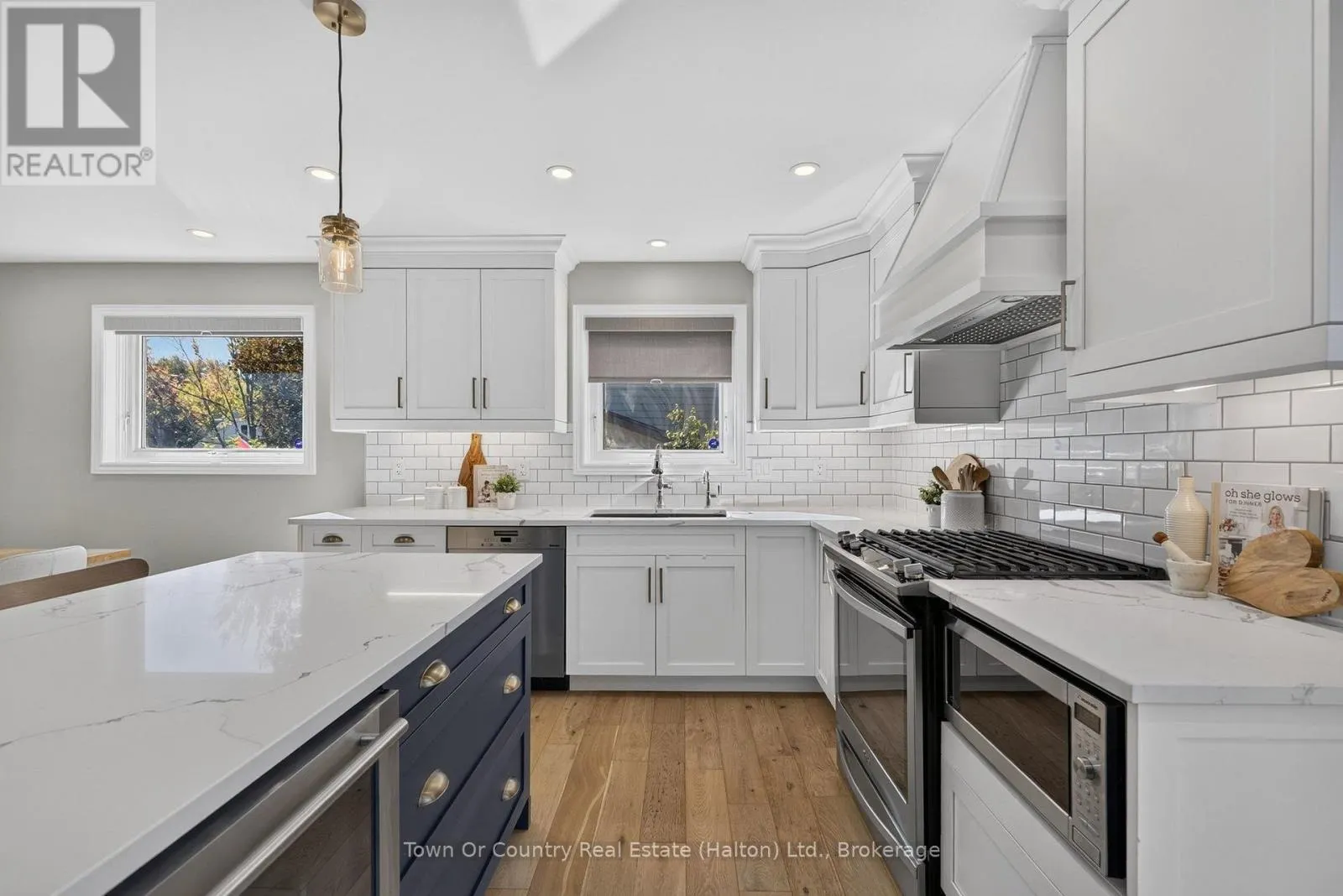 581 LORD SIMCOE COURT