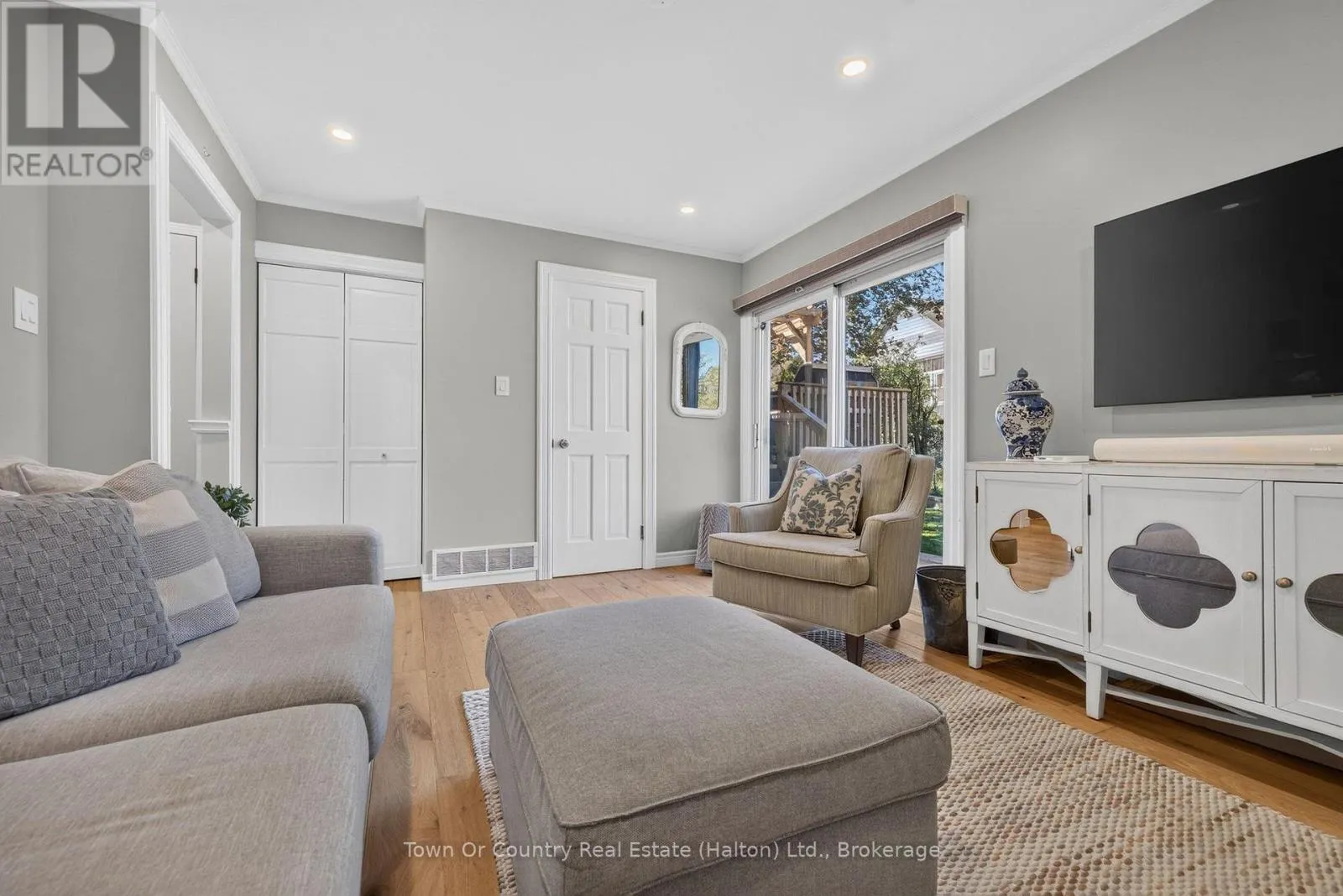 581 LORD SIMCOE COURT