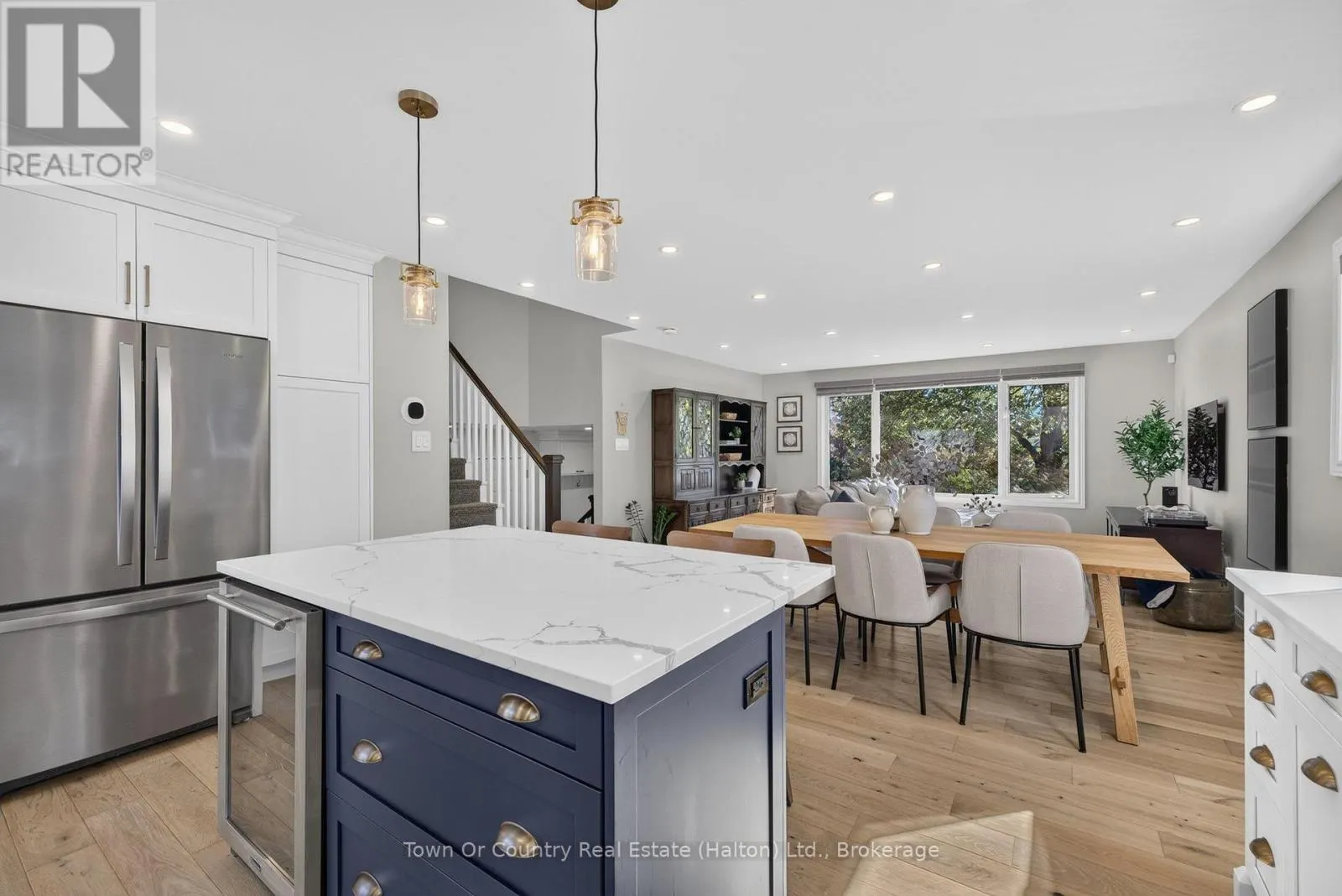 581 LORD SIMCOE COURT