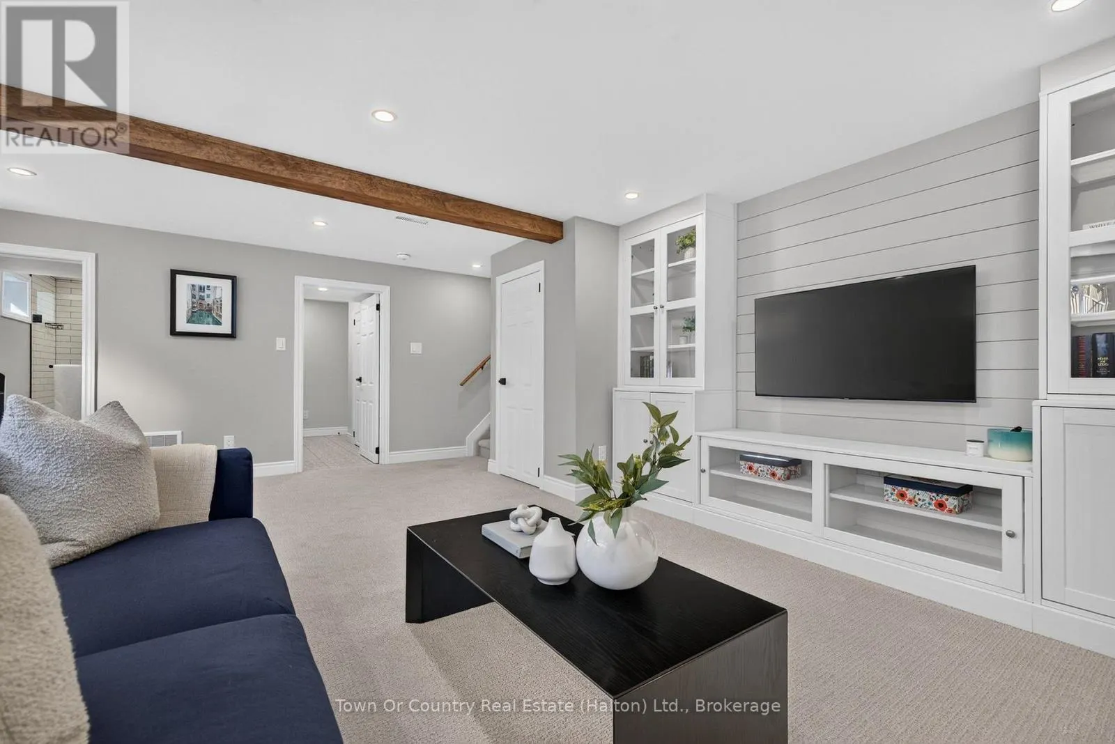 581 LORD SIMCOE COURT